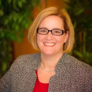 Headshot of Erin Arnold